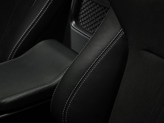 Jaguar F-Type med manuell låda - är det rätt val?