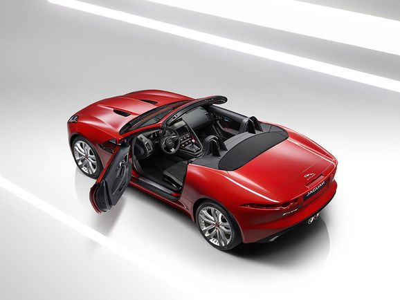 Jaguar F-Type med manuell låda - är det rätt val?