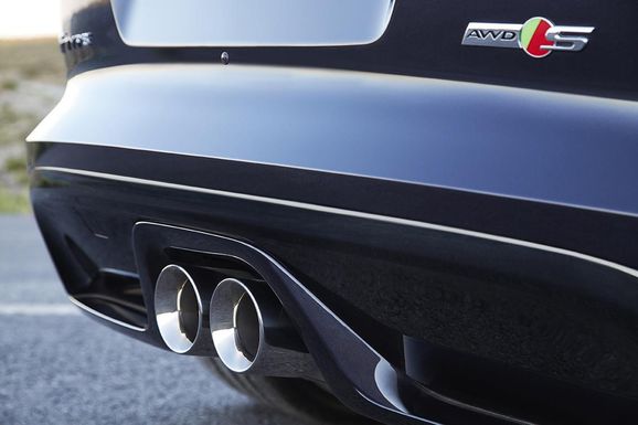 Jaguar F-Type med manuell låda - är det rätt val?