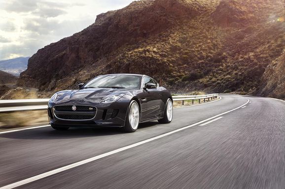 Jaguar F-Type med manuell låda - är det rätt val?