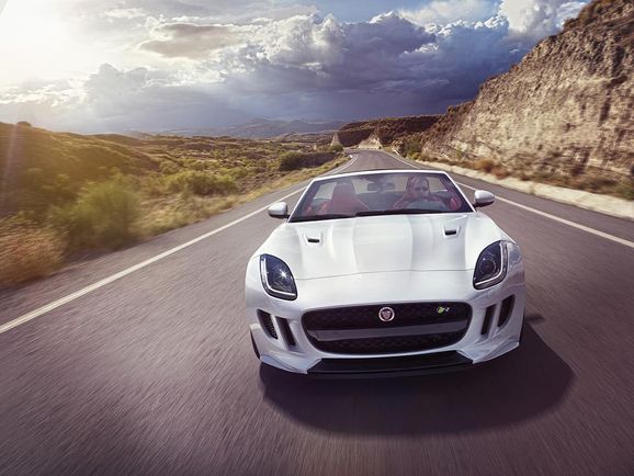 Jaguar F-Type med manuell låda - är det rätt val?