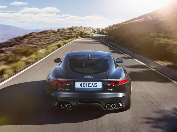 Jaguar F-Type med manuell låda - är det rätt val?