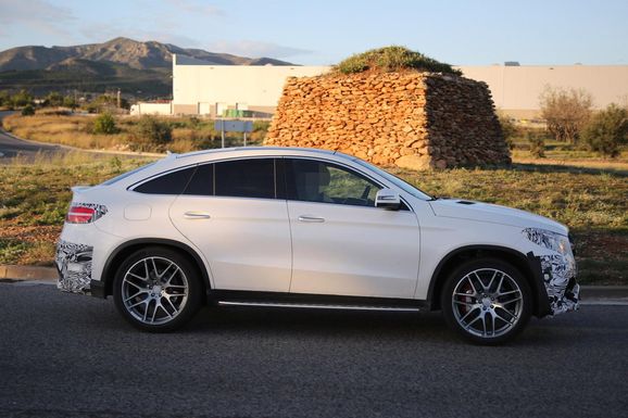 Bilder på nya GLE Coupé – snyggare än BMW X6