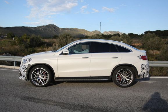 Bilder på nya GLE Coupé – snyggare än BMW X6