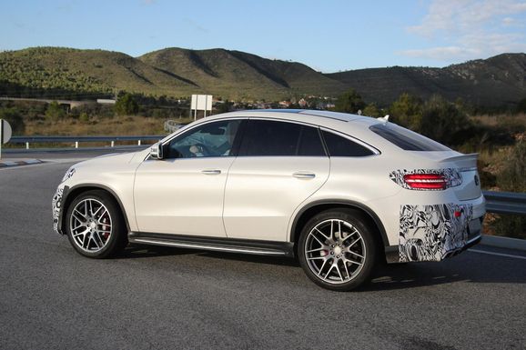 Bilder på nya GLE Coupé – snyggare än BMW X6