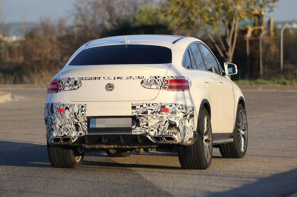 Bilder på nya GLE Coupé – snyggare än BMW X6