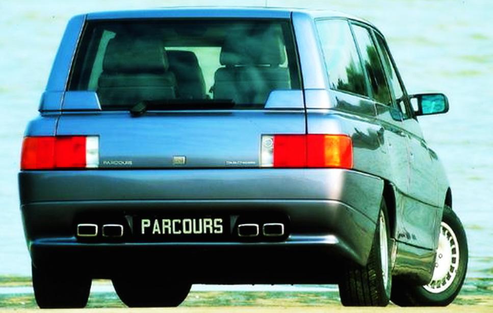 Bortglömd familjebuss lockade med V12-motor