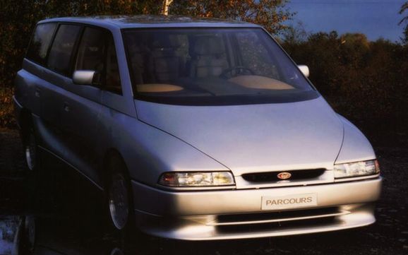 Bortglömd familjebuss lockade med V12-motor