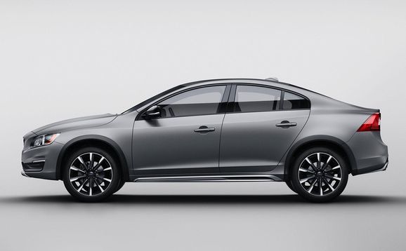 Volvo V60 Cross Country blir 29.000 billigare än Audi