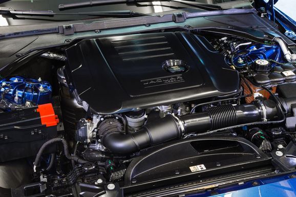 Vi provkör Jaguar XE: 