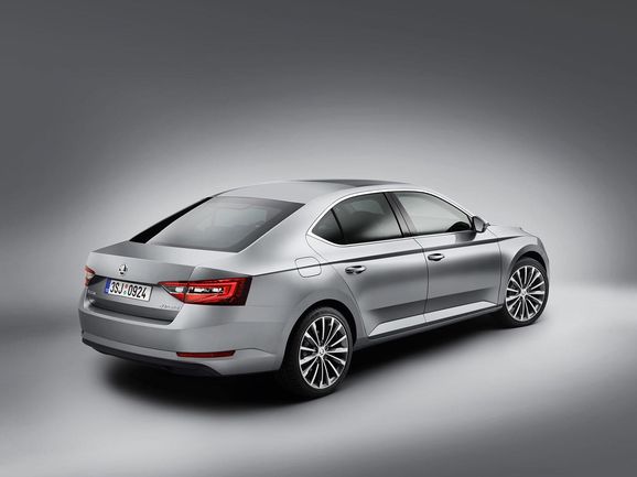 Nya Skoda Superb blir en ”Super-Passat”