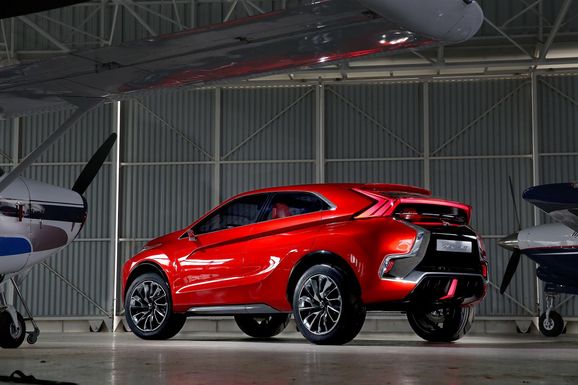 Mitsubishi XR-PHEV II är snyggare och sportigare än Outlander