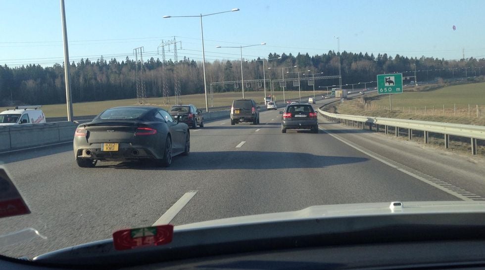 Nu behöver vi läsarnas hjälp – vad testar Aston Martin?