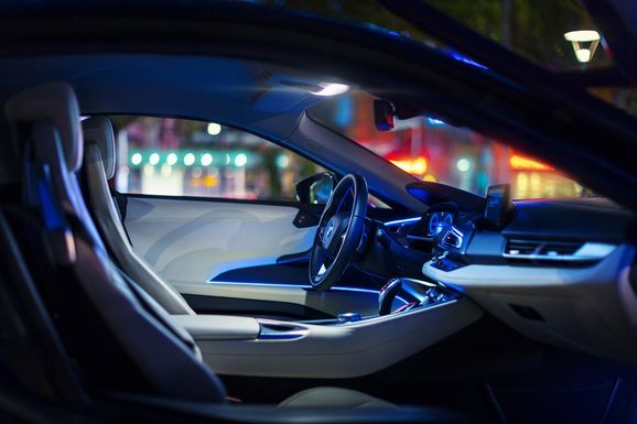 BMW ökar produktionen av superelbilen