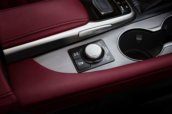 Lexus visar ny RX – vägrar bygga laddhybridversion