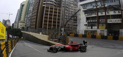 Segerchansen bort i startkrasch