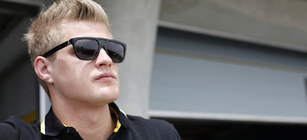 Svensk förare kör Formel 1 2014