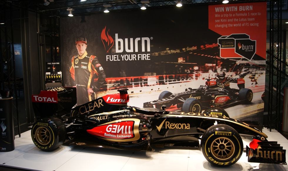 Kolla in Lotus F1-bil i Stockholm