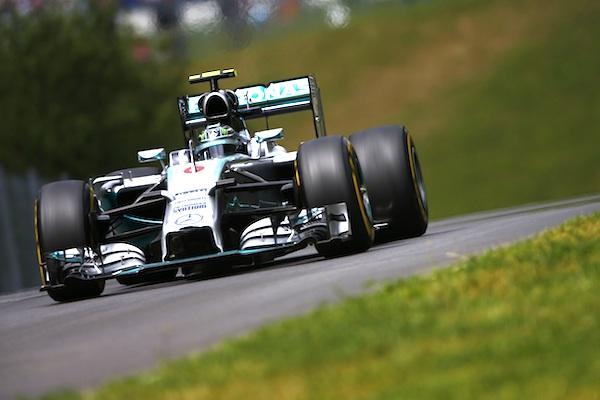 Oväntat motstånd för Mercedes i Österrikes GP