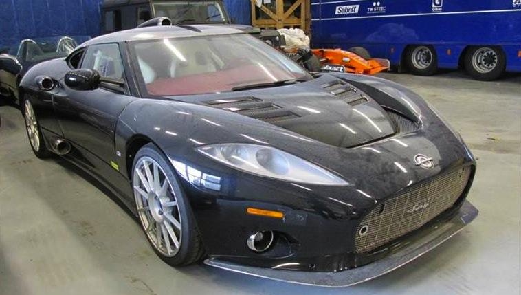 Victor Muller tvingas auktionera ut Spykerbilar