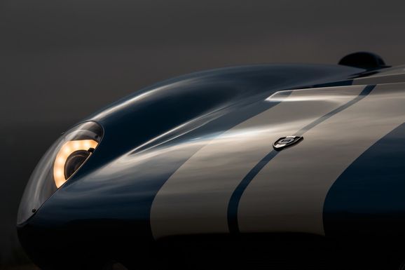 Ny muskelbil från USA –  men utan V8-motor!