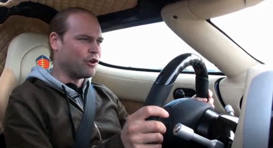 Klassiska klipp: Här gör testchefen en pinsam miss