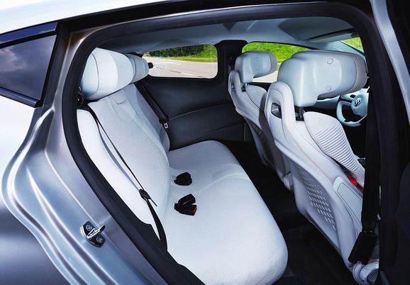 1-litersbil med 100 nyheter - vilka vill du se i din bil?