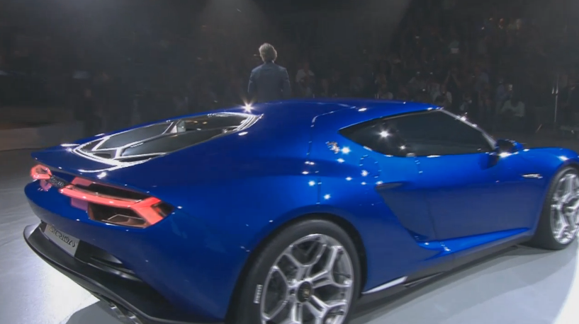 Lambo stoppar Asterion - teknik hamnar i annan bil