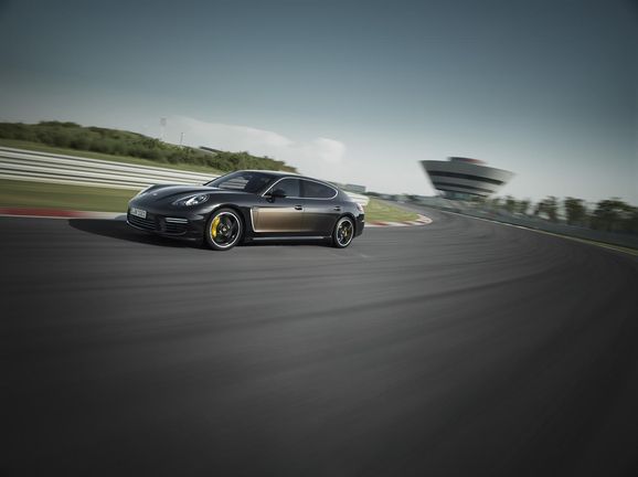 Porsche slår på stort med lyxversion av Panamera