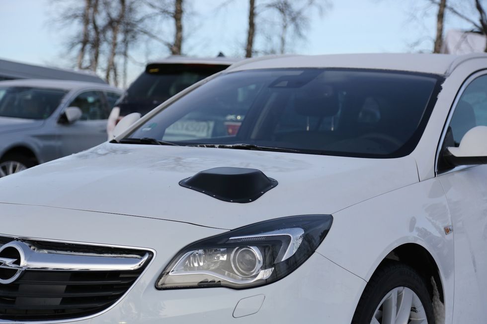 Nya Insignia – men vad är det på huven?