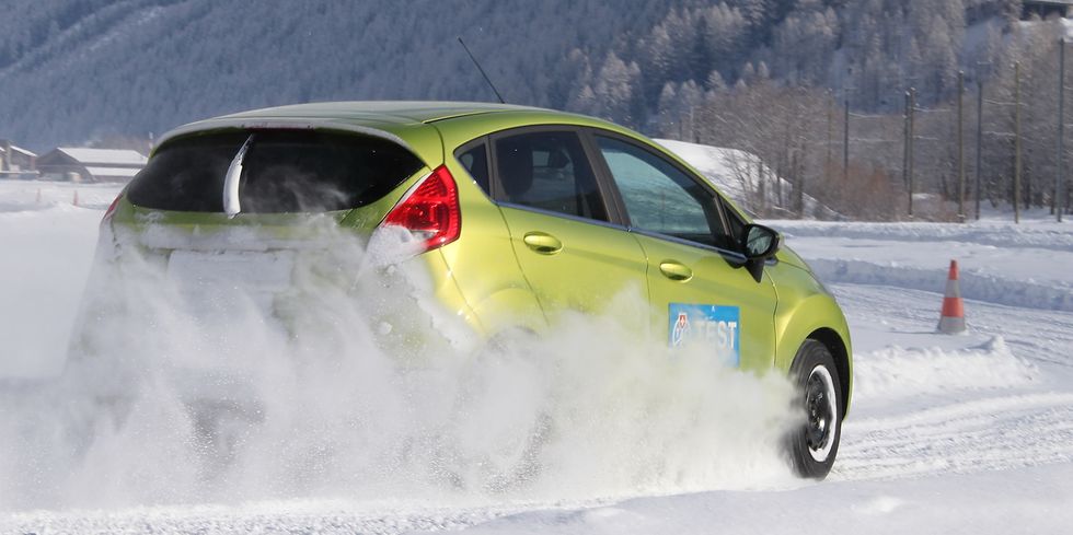 Riggade däcktester? Nu avgår chefen