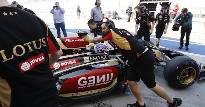 F1: Kris i Red Bull - Caterham rullar