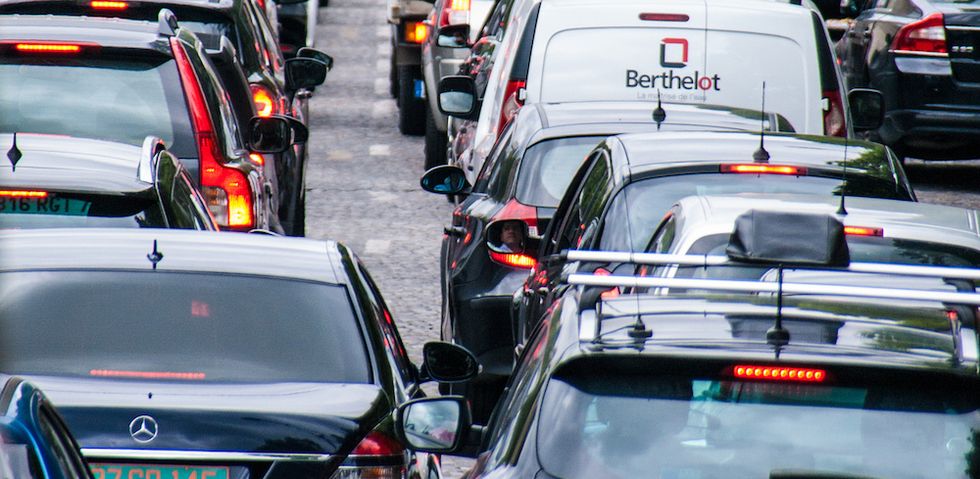 De tvingas ställa bilen