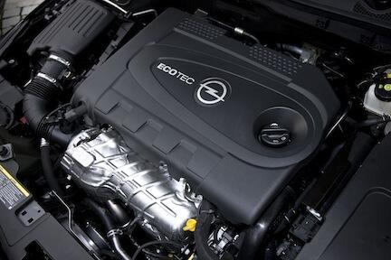 Insignia får ny teknik och snålare motorer