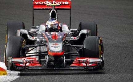 Hamilton kraschar när Vettel vinner Belgiens GP