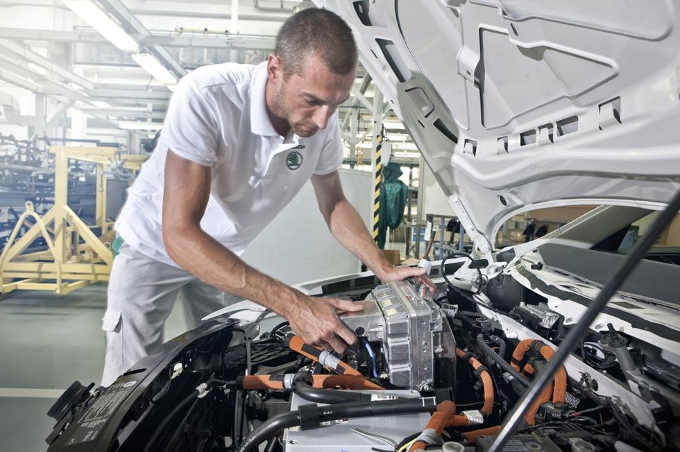 Skoda börjar producera eldriven Octavia