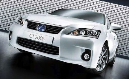 Lexus CT 200h läckte ut i förtid