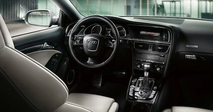 Audi RS5 - med högvarvig 450 hk V8