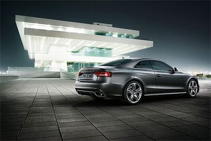 Audi RS5 - med högvarvig 450 hk V8