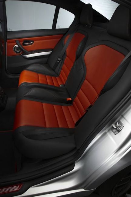 BMW släpper kolfiberstinna M3 CRT