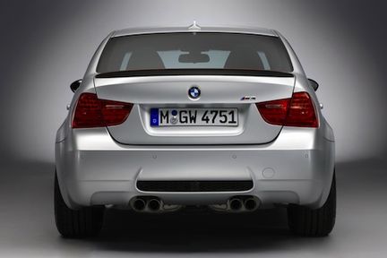 BMW släpper kolfiberstinna M3 CRT