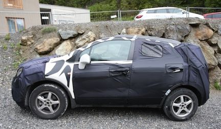 Spionbilder på Opels nya mini-suv