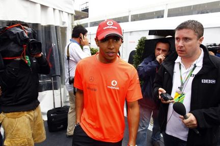 F1: Hamilton söker nytt jobb hos Red Bull?