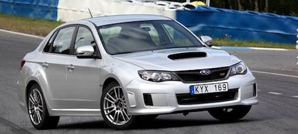 FILM: Rekord av Subaru STI - kraschade nästan