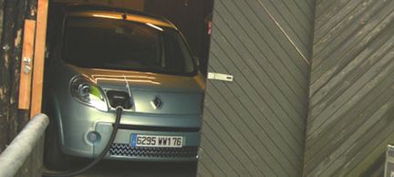 Renault: Vi kikar på första elbilen