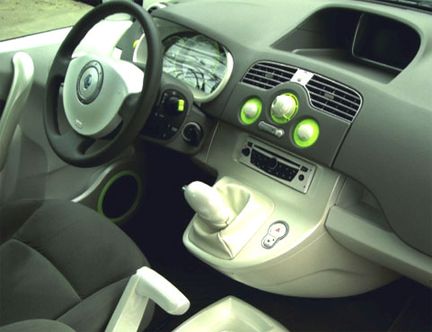 Renault: Vi kikar på första elbilen