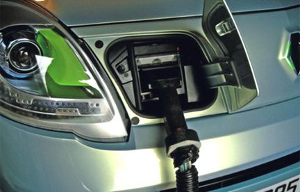 Renault: Vi kikar på första elbilen