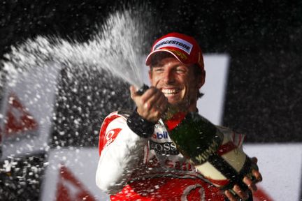 F1: Dramatiskt i Australien när Button vann