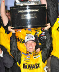 Nascar: Tumult i premiärloppet