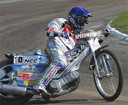 Lindgren leder speedway-VM efter premiären